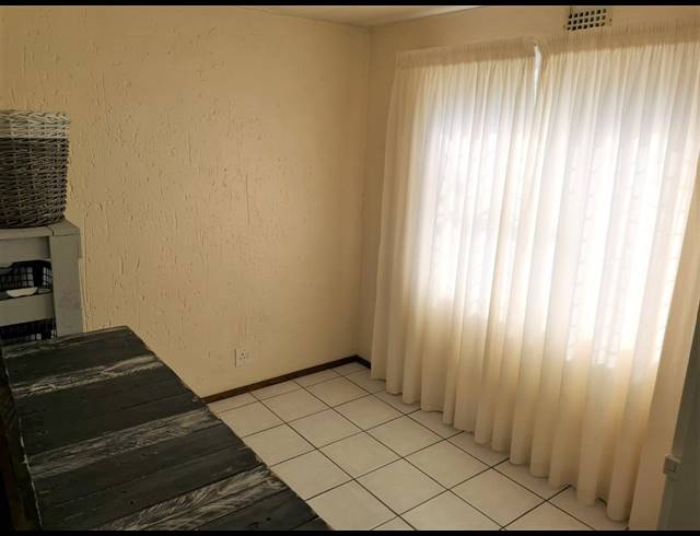 3 BEDROOM FLAT TO LET IN VANDERBIJLPARK SW 5